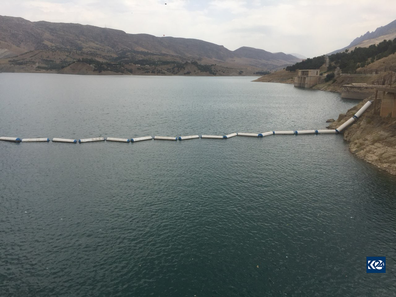 بە وێنە... ئێران بەنداوی دوكان بەتاڵ دەكات